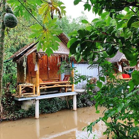 Nakhon Si Ban Na Homestay 나콘시탐마랏 외부 사진