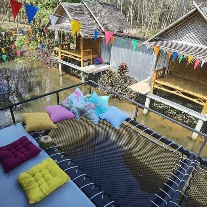 Nakhon Si Ban Na Homestay 나콘시탐마랏 외부 사진