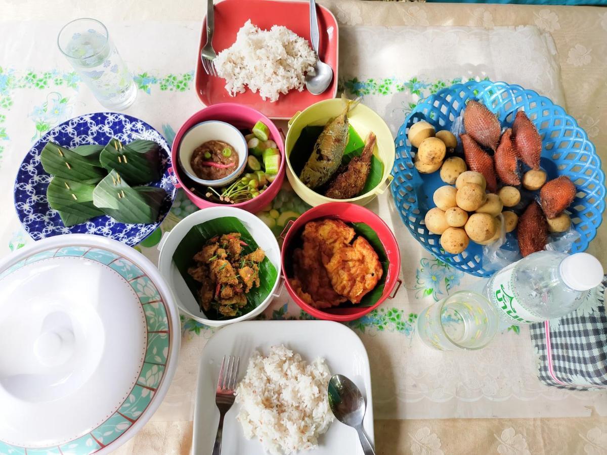 Nakhon Si Ban Na Homestay 나콘시탐마랏 외부 사진