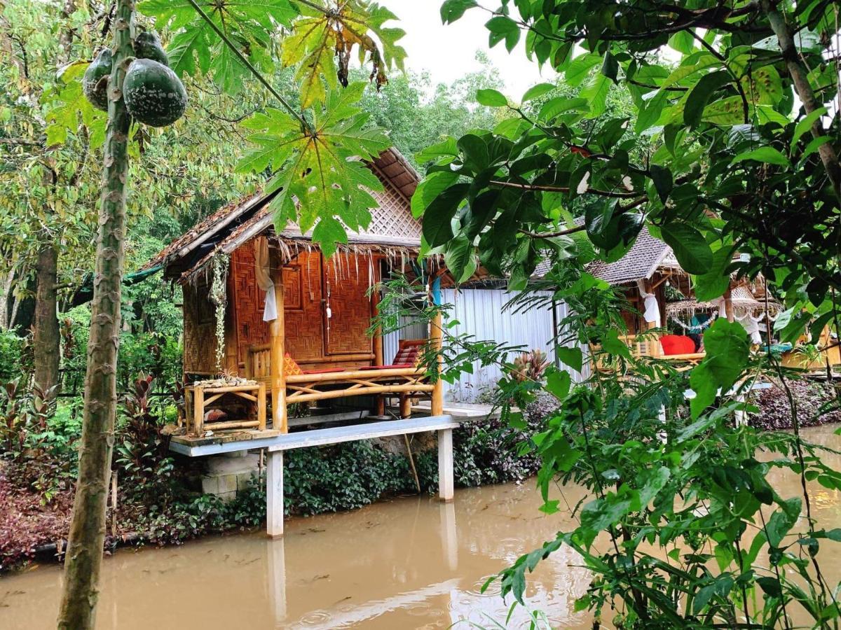 Nakhon Si Ban Na Homestay 나콘시탐마랏 외부 사진