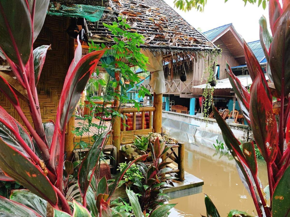 Nakhon Si Ban Na Homestay 나콘시탐마랏 외부 사진
