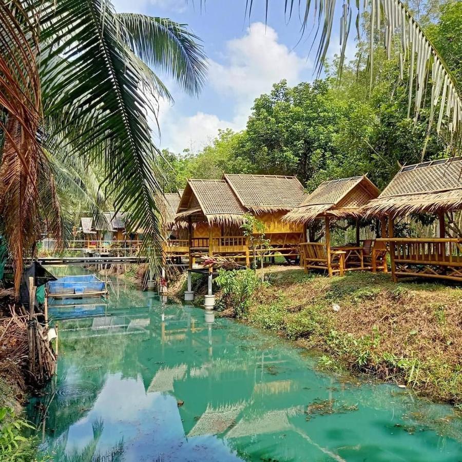 Nakhon Si Ban Na Homestay 나콘시탐마랏 외부 사진