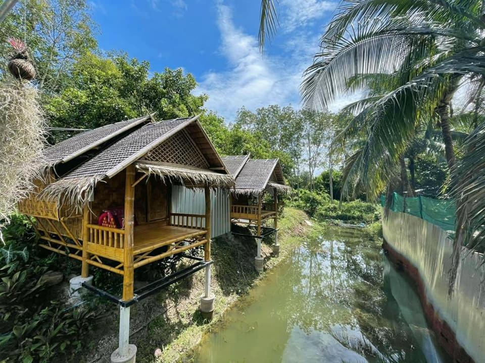Nakhon Si Ban Na Homestay 나콘시탐마랏 외부 사진
