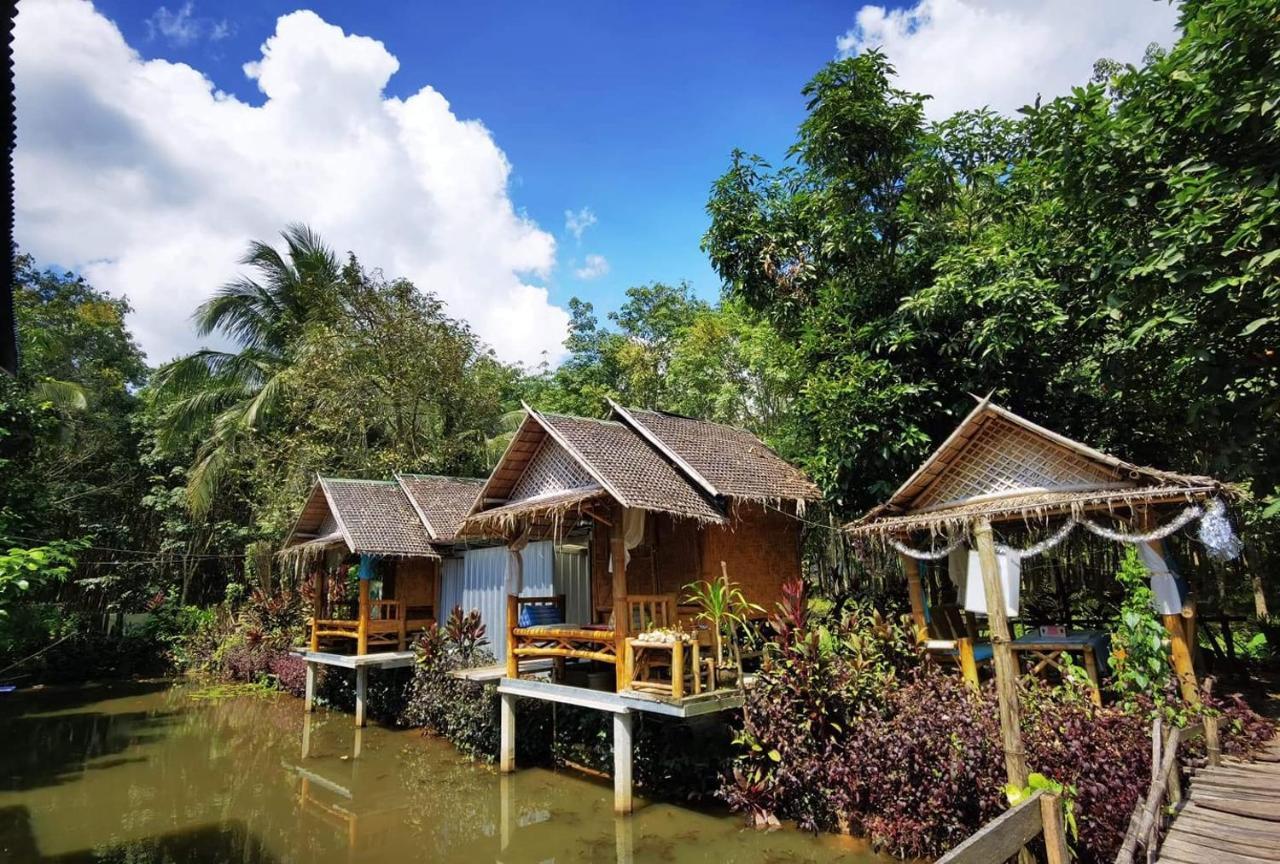 Nakhon Si Ban Na Homestay 나콘시탐마랏 외부 사진